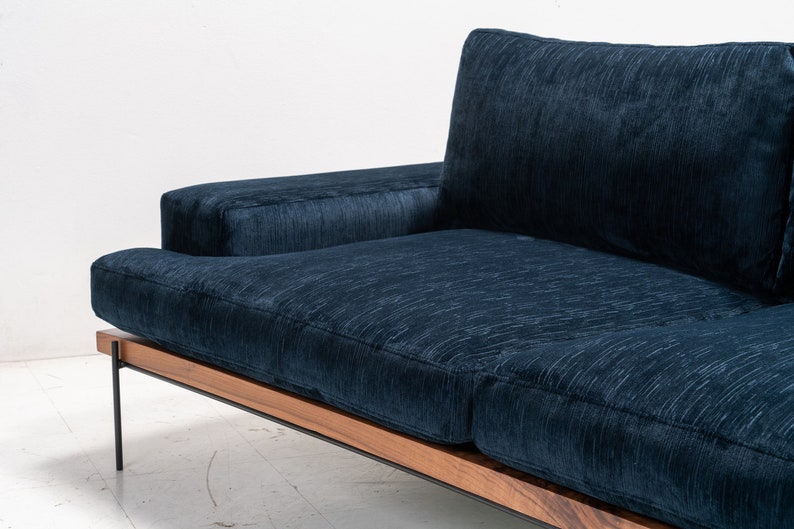 Modern Wood-Rail Sofa imagem 3