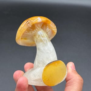 Agate Carved Mushroom: Gemstone Crystal for Growth & Tranquility