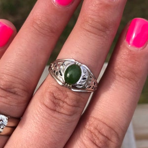 Bague Art déco en argent sterling avec jade, pierres précieuses, émail noir Unique unisexe