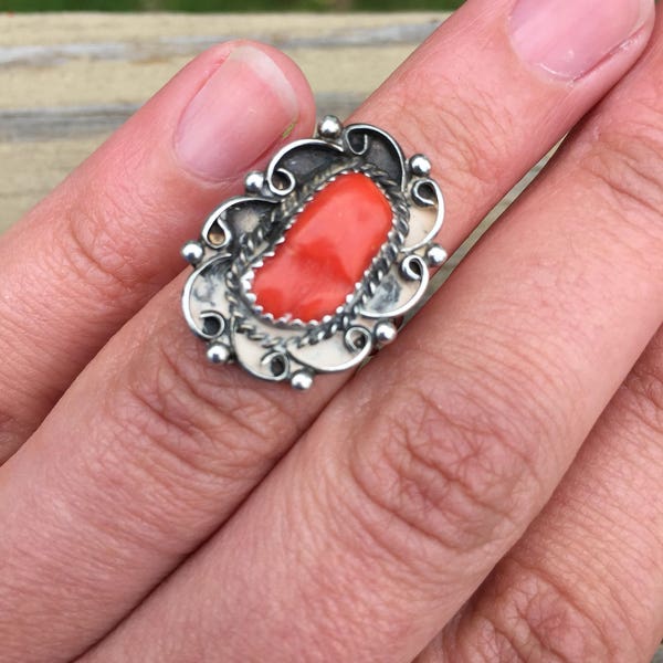 Unique Coral Sterling Silver Native American Old Pawn Detailed Handmade Vintage Ring