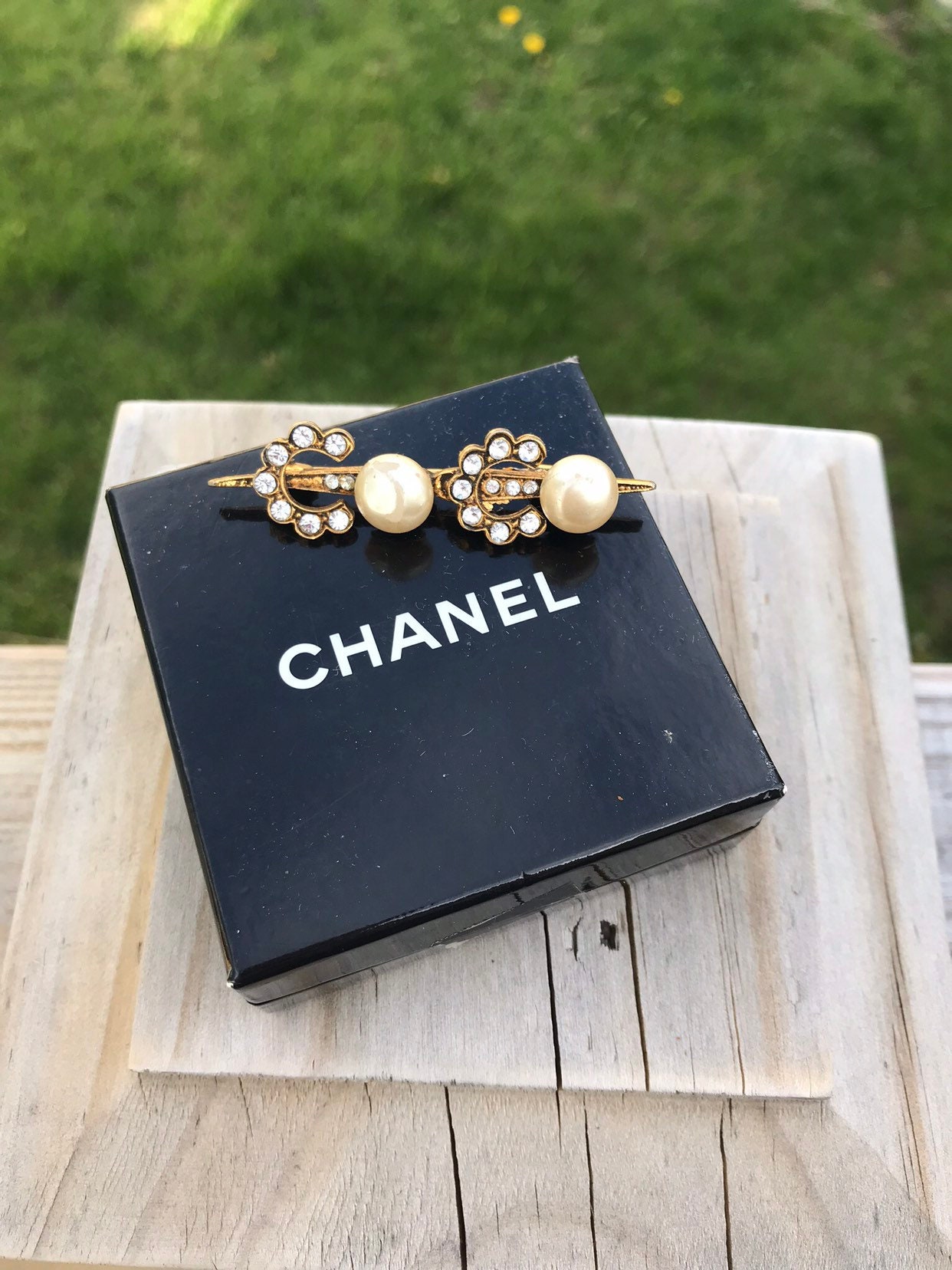 Vintage CHANEL golden turn lock CC and dangle pearl earrings. Very classic  and popular jewelry. Coco mark earrings. 050406m1