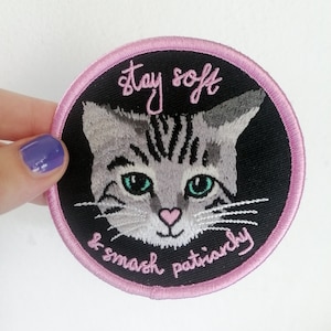 Aufnäher &quot;stay soft & smash patriarchy&quot; , Katze