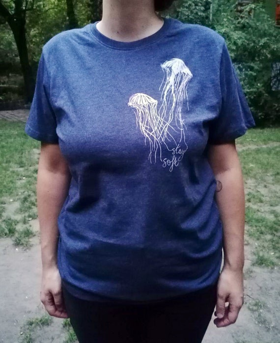 Mantente suave camisa de comercio justo medusa reciclado autocuidado Etsy Espana