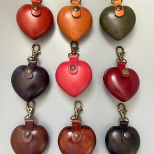 Porte-clés coeur en cuir de taille moyenne, porte-clés en cuir moulé, porte-monnaie fait main, ceinture porte-clés, pochette en cuir véritable