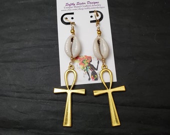 Hermosos aretes con concha de cauri y símbolo Ankh, aretes Ankh, aretes afrocéntricos, joyería afrocéntrica