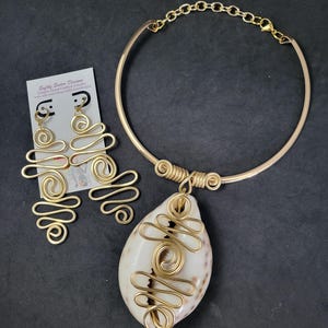 Cowrie Shell Necklace And Earrings Set, Necklace, Cowrie Shell, Sea Shell Necklace, Statement Jewelry, Wire Jewelry, Wire Earrings