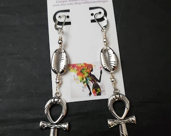 Hermosos aretes con concha de cauri y símbolo Ankh, aretes Ankh, aretes afrocéntricos, joyería afrocéntrica