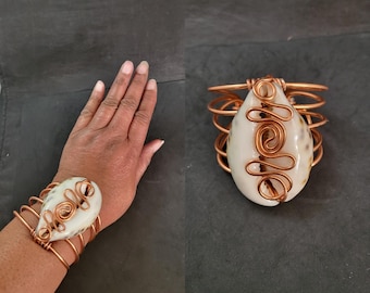 Small Cowrie Shell Cuff Bracelet, Wire Cuff Bracelet, Seashell Bracelet, Cowrie, Cowry, Cuff Bracelet, Wire Wrapped Bracelet