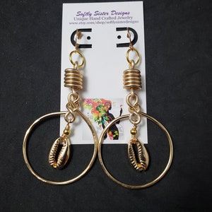 Cowrie Shell Earrings, Dangle Earrings. Afrocentric Earrings, Afrocentric Jewelry, Ethnic Earrings