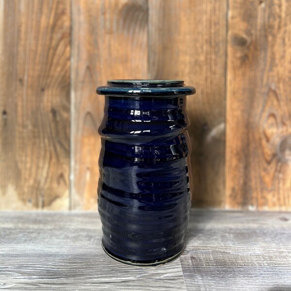 2 Qt Blue Ceramic Fermentation Crock; ferment your own sauerkraut and kimchi in this handmade pottery crock; weight include. DIY!