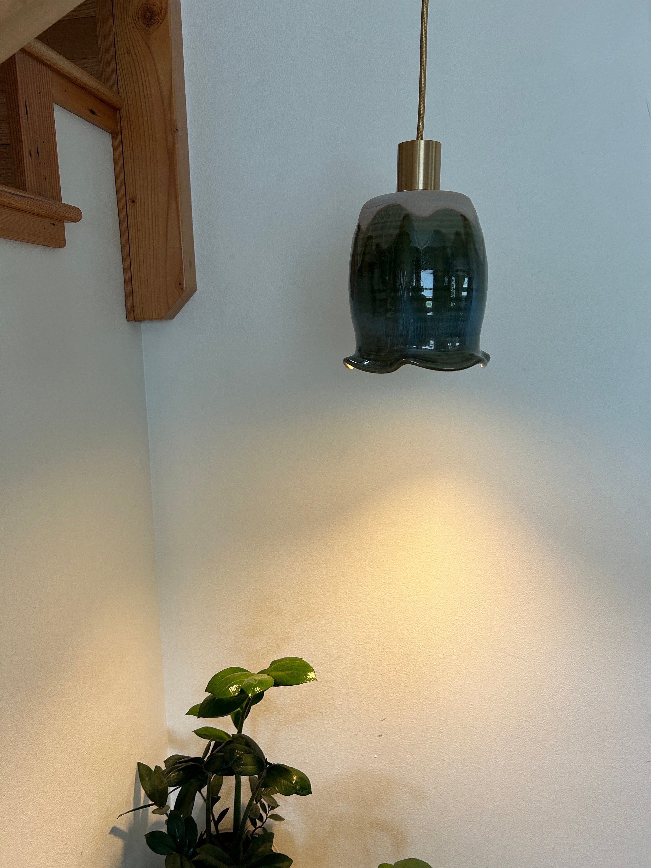 7インチの手作り陶器ペンダントライト - 手作りのユニークな陶器