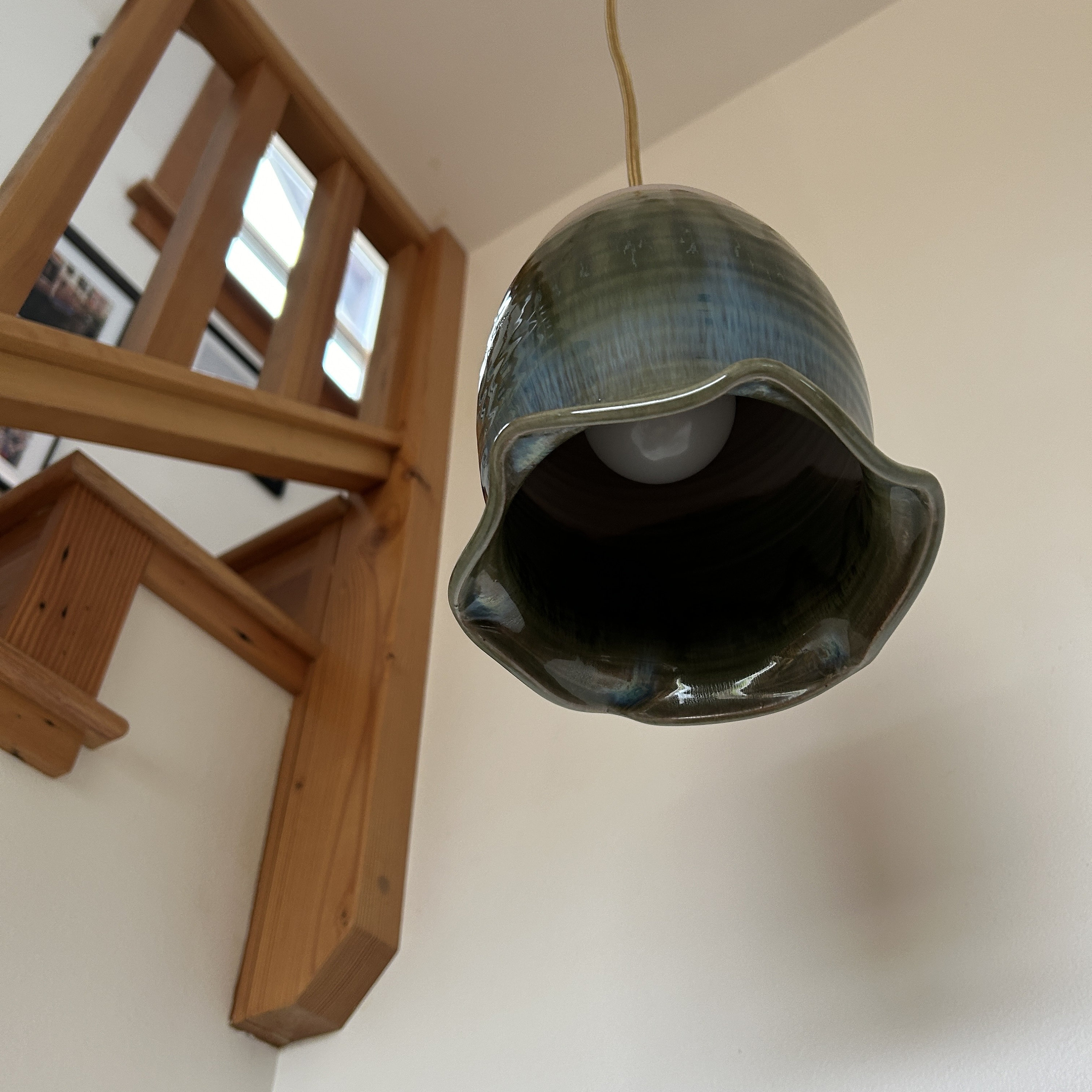 7インチの手作り陶器ペンダントライト - 手作りのユニークな陶器