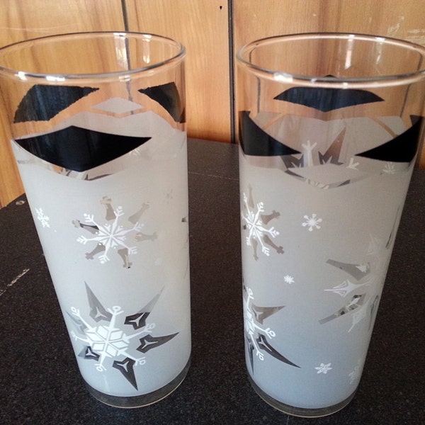 2 Mid-Century Hazel Atlas Tall Snowflake Glass Tumblers