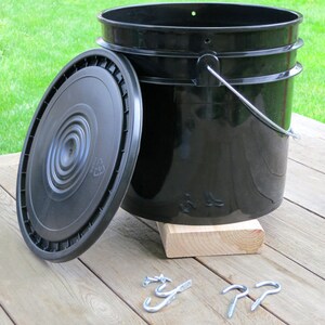 Automatic Hanging Chicken Waterer 4 Nipples 2 Gal Garden Hose Connection 2 Pack