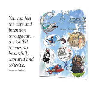 Peut inclure: Une illustration color&eacute;e avec des personnages de films du Studio Ghibli, dont un dragon et Totoro. Le texte indique "STUDIO GHIBLI Artistry and Hayao Miyazaki's Vision" et des commentaires de clients.