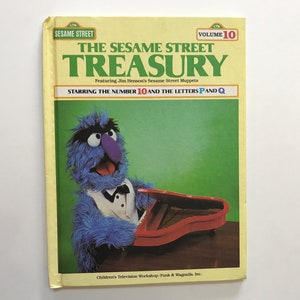 1983 The Sesame Street Treasury Book 10 Muppets Jim Henson Kids Hard Cover Reading Story Letters P and Q