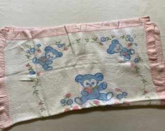 Vintage Pastel Baby Blanket Animals Bear Crib Blankie Nostalgic Canada Retro 60s 70s Soft Acrylic