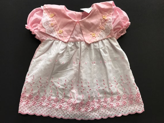Baby Girls Pink Dress Vintage 80s Cute Pastel Adorable Babies Child Kids Lace Keyhole Embroidered Party Dress Size 24 Months