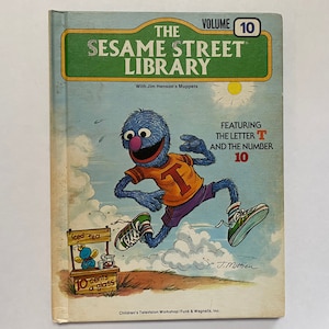 1970s The Sesame Street Library Book 10 Muppets Jim Henson Kids Hard Cover Reading Story Letter T Number 10