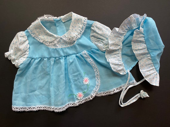 Baby Girls Pretty Dress and Bonnet Vintage 80s Cute Pastel Blue and White Adorable Newborn Babies Child Kids Catton Candy