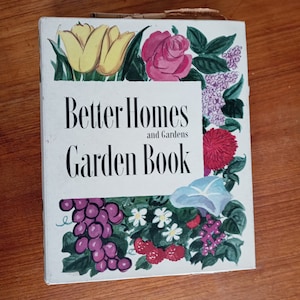Better Homes and Gardens, Vintage Garden Book, Vintage newspaper clippings