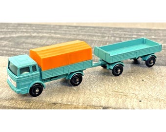 Vintage 1966 Official Matchbox Collectors Case No. #41 in Blue