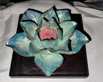 Lotus peint à la main