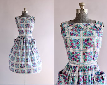 Vintage 1950s Dress / 50s Cotton Dress / Frances Fay Bright Floral Print Dress w/ Original Belt S