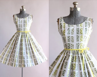 Vintage 1950s Dress / 50s Cotton Dress / Jerry Gilden Yellow and White Floral Dress w/ Waist Tie S/M