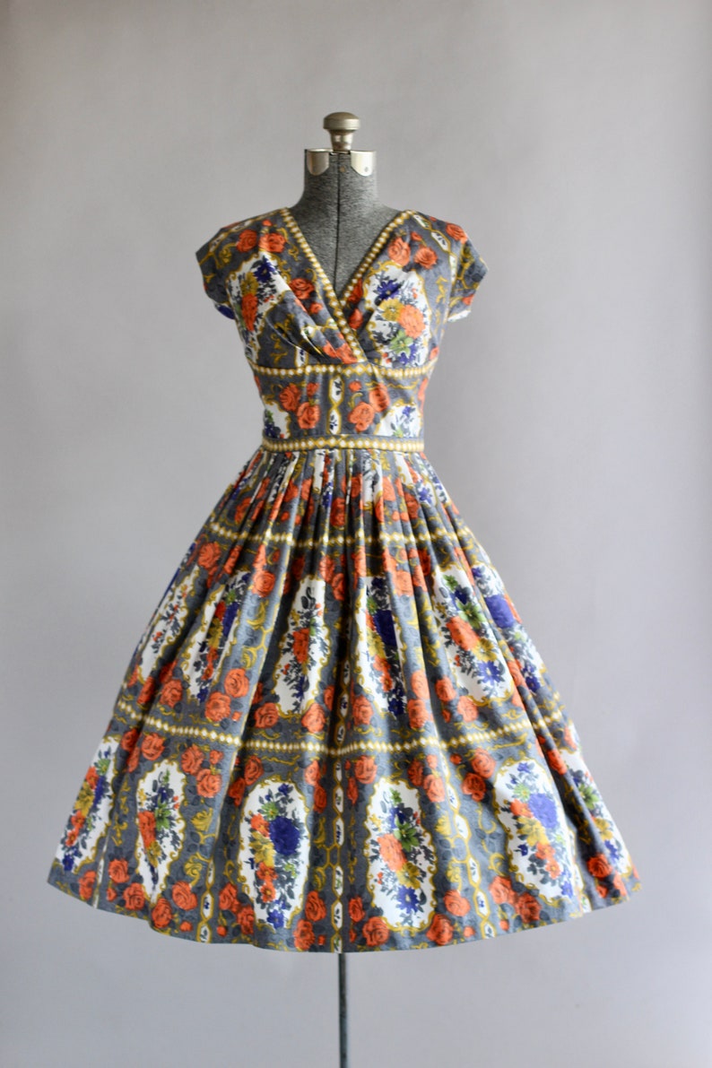 Vintage 1950s Dress / 50s Cotton Dress / Richard Shops Gray and Orange Floral Dress w/ Empire Bust XS/S image 3