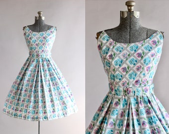 Vintage 1950s Dress / 50s Cotton Dress / Turquoise and Pink Rose Print Dress w/ Original Waist Belt XS