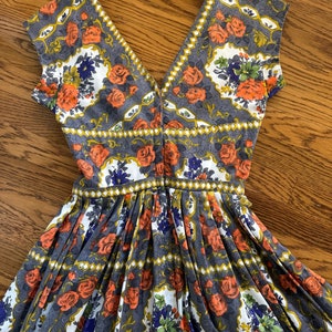Vintage 1950s Dress / 50s Cotton Dress / Richard Shops Gray and Orange Floral Dress w/ Empire Bust XS/S image 10