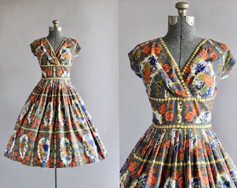 Vintage 1950s Dress / 50s Cotton Dress / Richard Shops Gray and Orange Floral Dress w/ Empire Bust XS/S