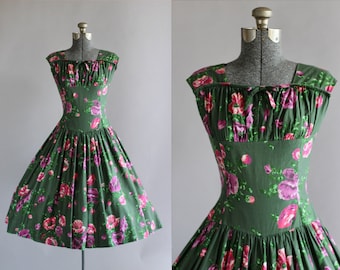 Vintage 1950s Dress / 50s Cotton Dress / Dark Green and Pink Floral Dress w/ Empire Bust S