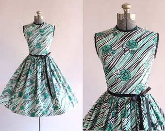 Vintage 1950s Dress / 50s Cotton Dress / California Cottons Green Rose Print Dress S/M