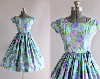 Vintage 1950s Dress / 50s Cotton Dress / Purple Pink and Green Floral Dress w/ Full Skirt S