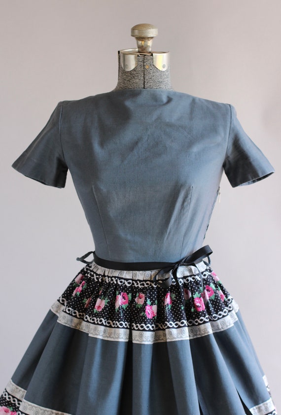 Vintage 1950s Dress / 50s Cotton Dress / Grey Flo… - image 2