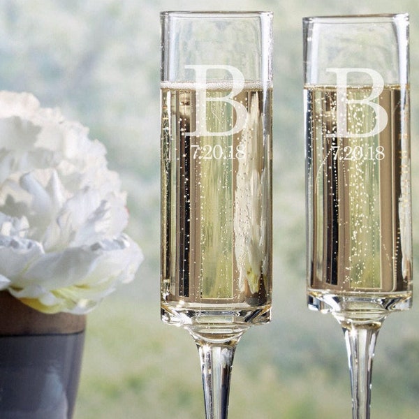 Modern Wedding Toasting Flutes (2)| Champagne Flutes | Wedding Glasses | Bride Groom Wedding Flutes | Free Personalization
