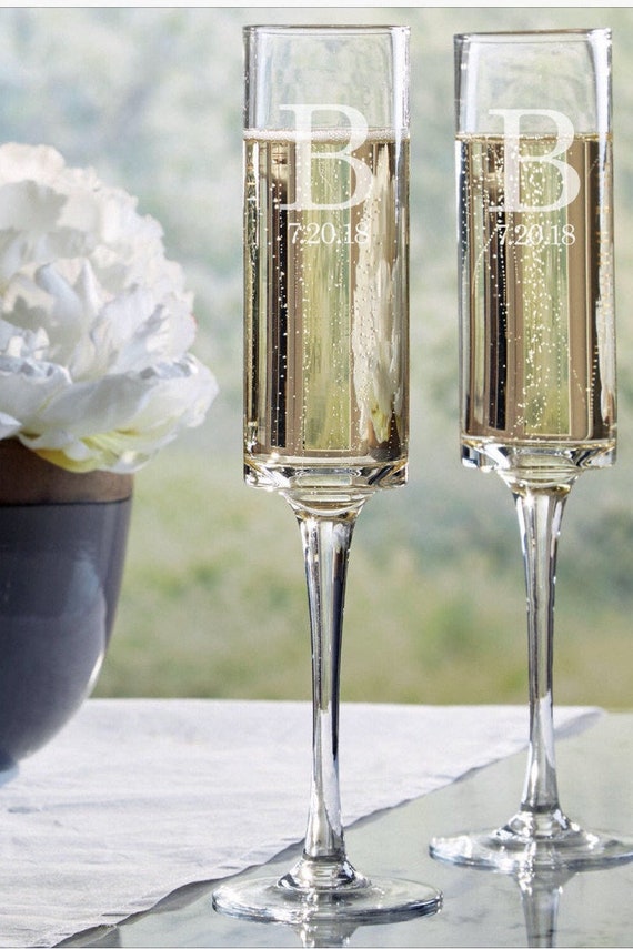 Modern Wedding Toasting Flutes 2 Champagne Flutes Wedding Glasses