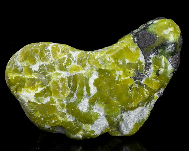 Green LIZARDITE polished tumbled palm stone 10.2 oz healing chakra crystal specimen 3823T NORWAY image 2