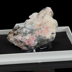 Rare Fluorescent TUGTUPITE Beryllite crystal stone 80 cts in box #5015T - GREENLAND