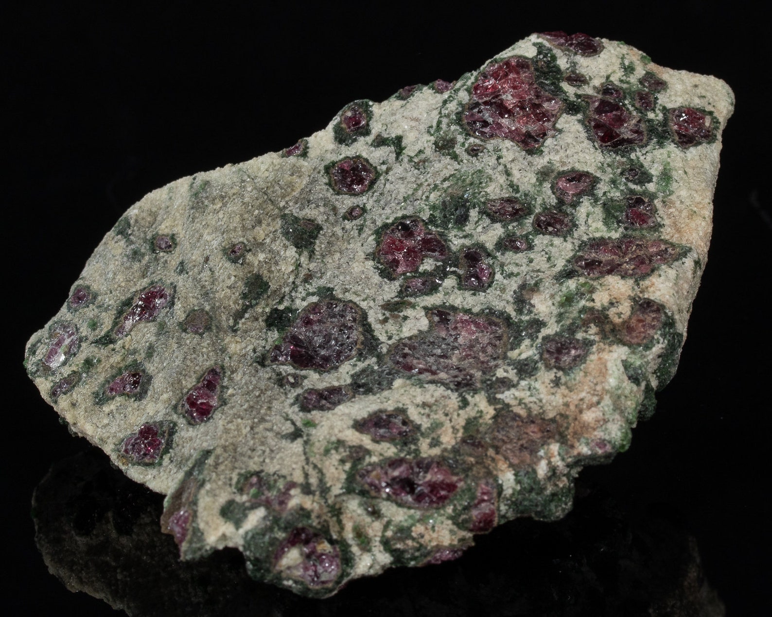 Garnet Pyrope with Chrome diopside in Olivine matrix crystal | Etsy