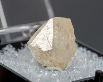 Rare PHENAKITE crystal specimen 15 cts stone thumbnail in Perky Box #7476T - UKRAINE