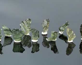 10x  MOLDAVITE green crystal tektite impact meteorite 18 cts raw pendant specimen #7035T - Czech Republic