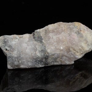 Zeldzame fluorescerende TUGTUPITE Beryllite Natuursteen 0.96 oz 3497T GROENLAND afbeelding 3