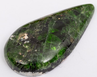 CHROME DIOPSIDE polished gem green cabochon pendant, heart chakra, chakra stone 0.52 oz #8303P