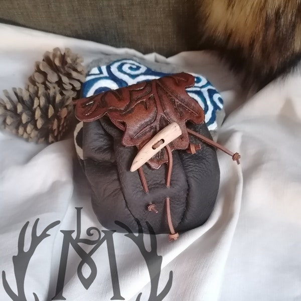 Leather Oak leaf Pouch LARP Celtic, Viking, Elven, Ranger