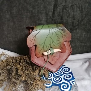 Eichenblatt-Schaltasche aus echtem Leder / Gürteltasche aus Leder / Fantasy Larp Ranger Elf RPG Sca Fairy Celtic