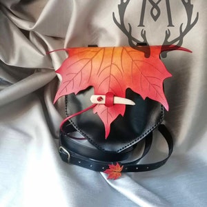 Rote Ahornblatt-Tasche, 2in1, Schultergurt und Gürteltasche aus echtem Leder // Fantasy Larp Ranger Elf RPG Sca Fairy Celtic