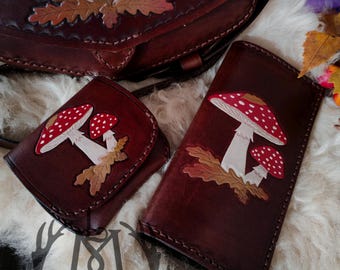 Handmade Leather Set with Wallet & Coin Purse Amanita Muscaria and Oak Leaves – Natural Magical Functional Accessories